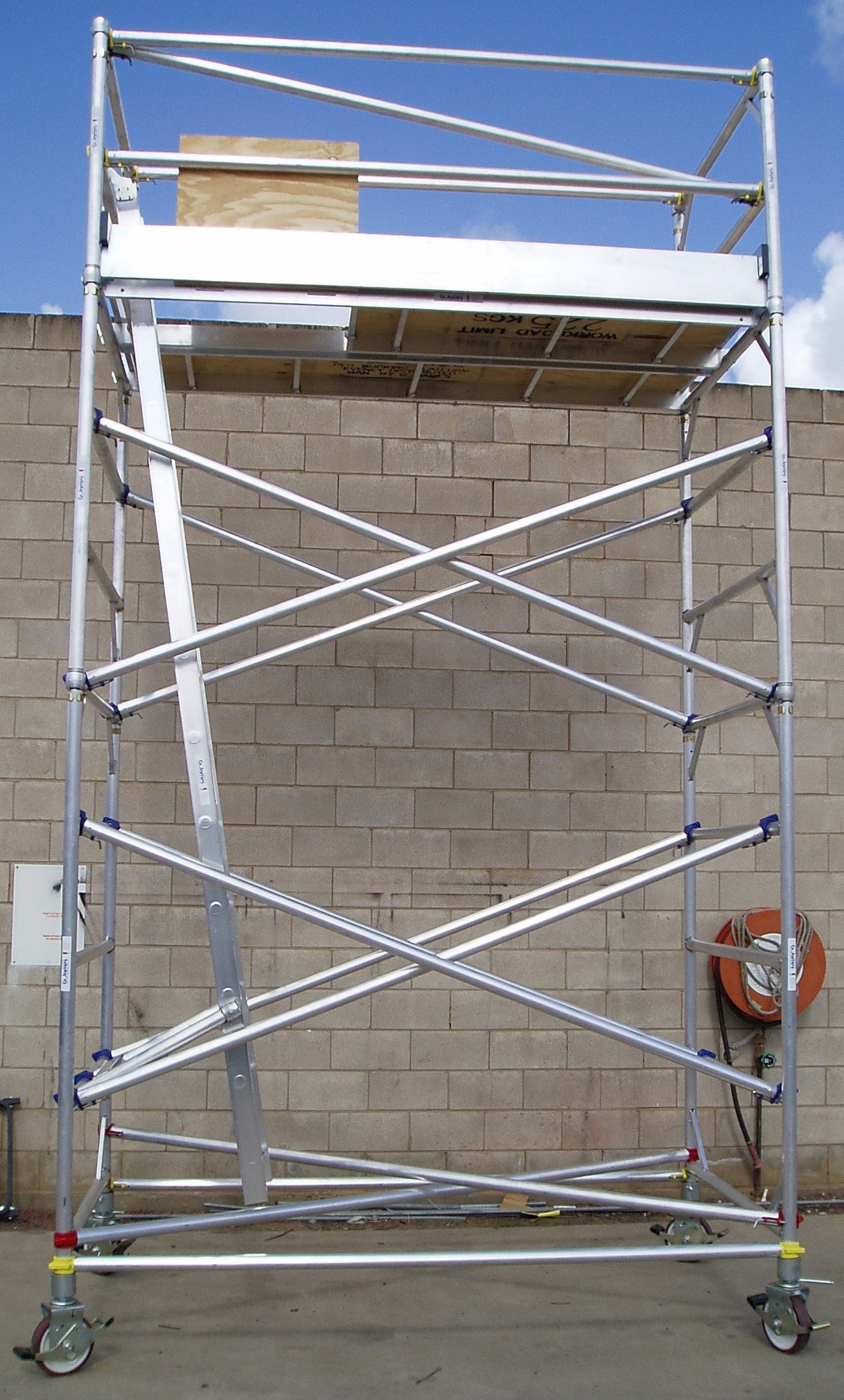 Self Rising Scaffold Scaffold – Rapid Rise Mobile Systems - Breuers Hire